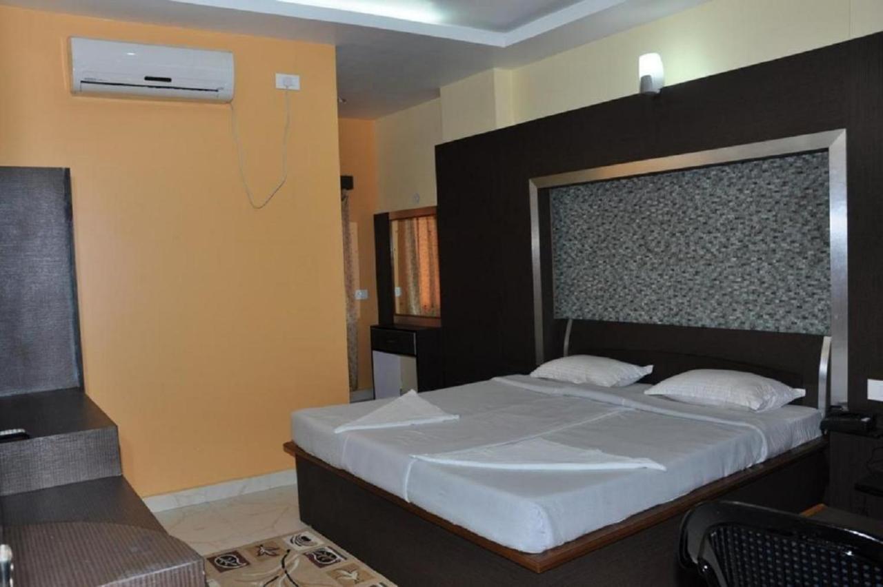 Hotel Barbareek Шиллонг Екстер'єр фото